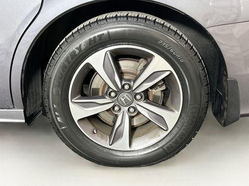 Used 2018 Honda Odyssey Touring image 11