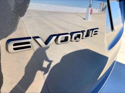 Used 2025 Land Rover Range Rover Evoque Dynamic SE image 8