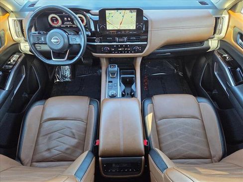 Used 2024 Nissan Pathfinder Platinum w/ Cargo Package image 18