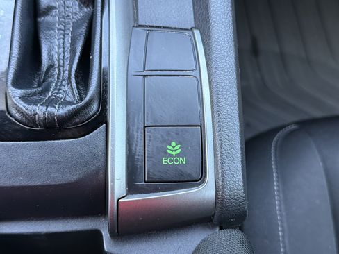 Used 2019 Honda Civic Sport image 8