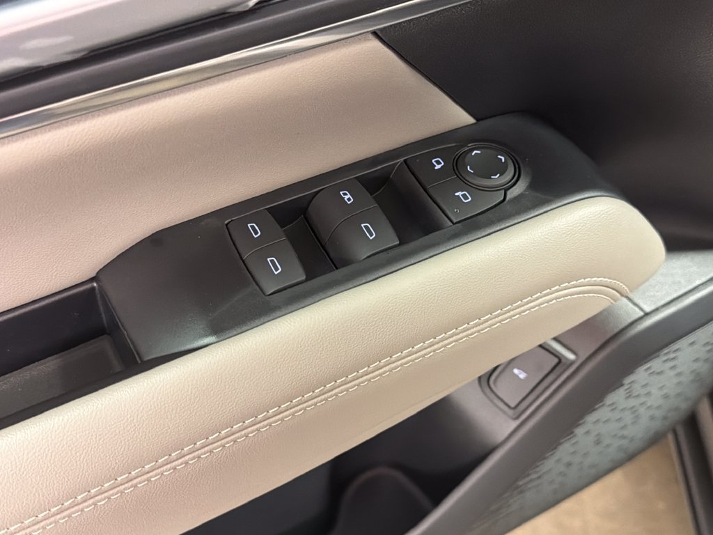 New 2027 GMC Terrain Elevation w/ Elevation Premium Package FWD image 23
