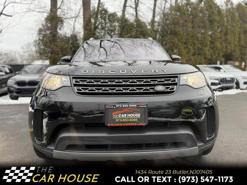 Used 2018 Land Rover Discovery SE image 3