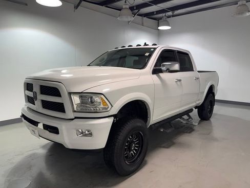 Used 2015 RAM 2500 Laramie w/ Convenience Group AWD/4WD image 3