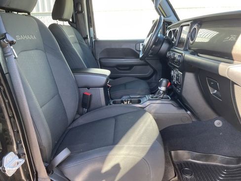 Used 2019 Jeep Wrangler Unlimited Sahara w/ Advanced Safety Group image 15