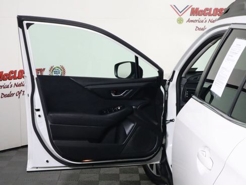 Used 2023 Subaru Outback Premium image 27