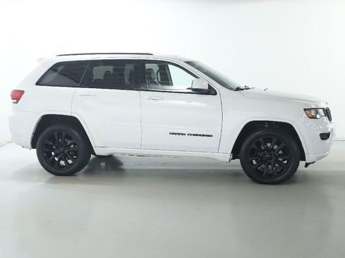 Used 2021 Jeep Grand Cherokee Laredo X AWD/4WD image 11