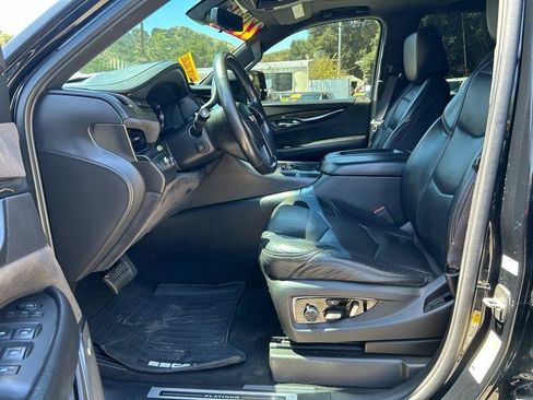Used 2017 Cadillac Escalade Platinum AWD/4WD image 6