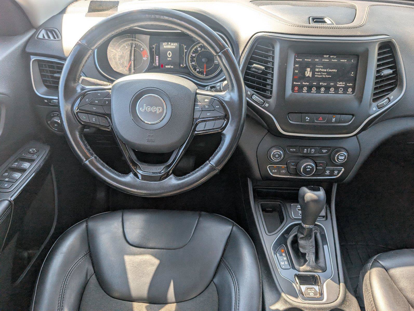 Used 2021 Jeep Cherokee Latitude Plus FWD image 32