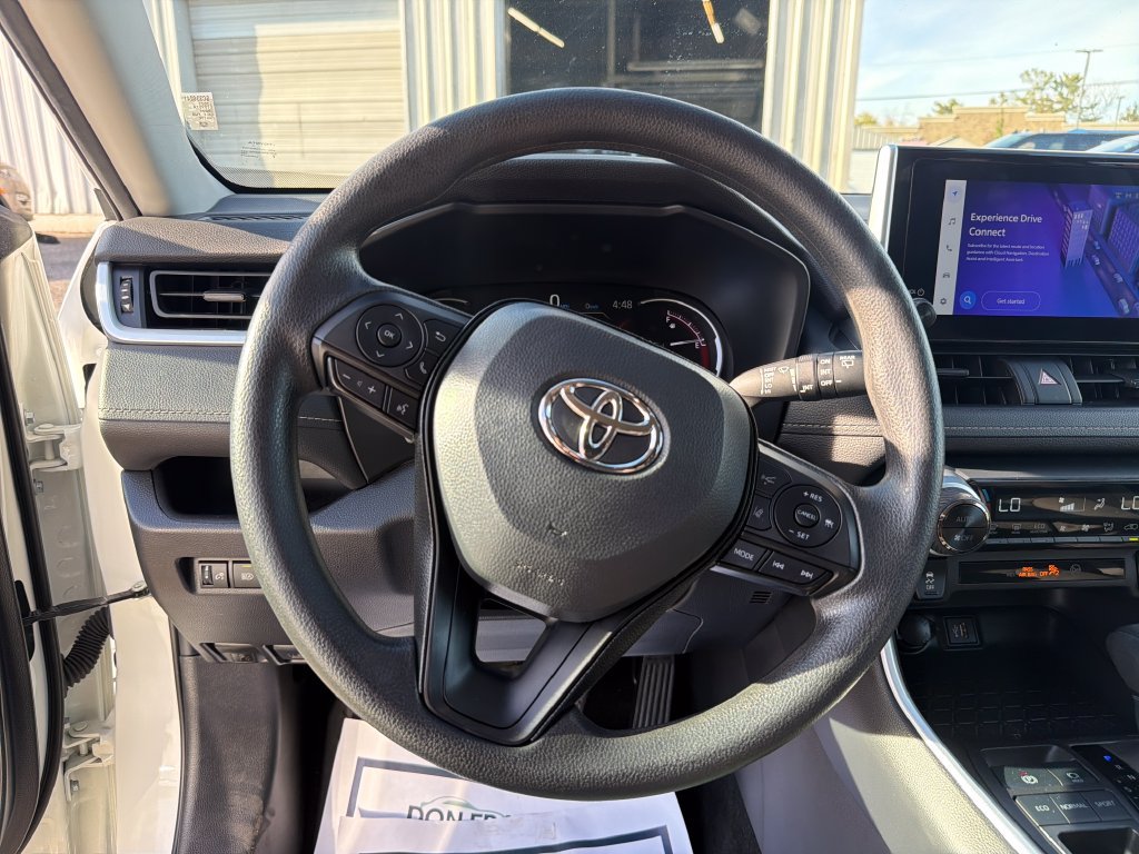 Used 2025 Toyota RAV4 XLE FWD image 18