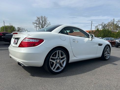 Used 2015 Mercedes-Benz SLK 250 image 11