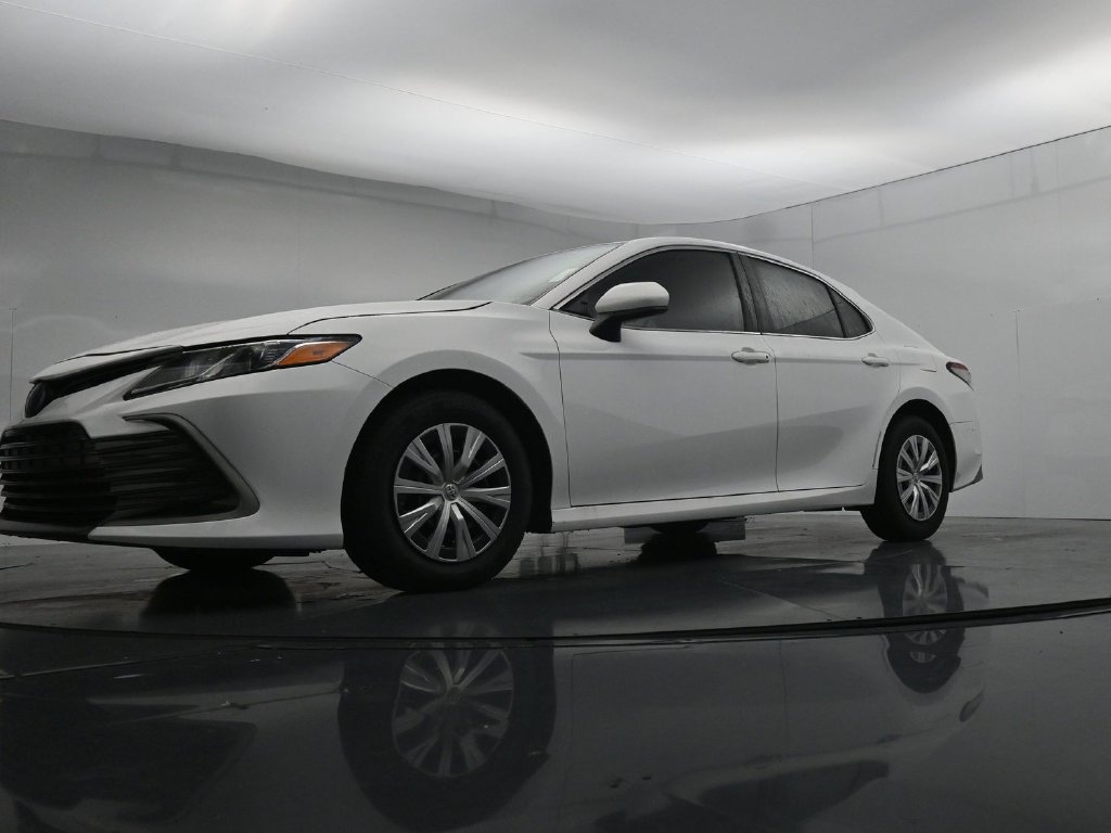 Used 2022 Toyota Camry LE FWD image 20