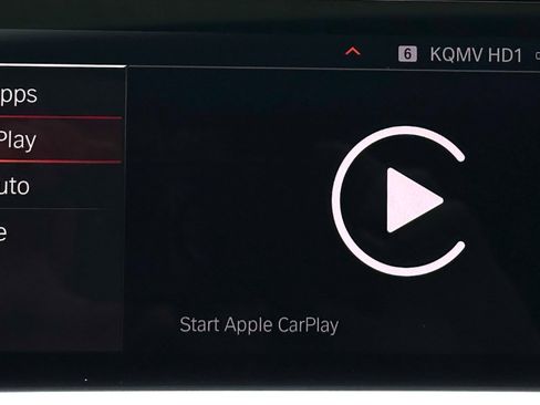 Used 2022 BMW 330i Sedan w/ M Sport Package image 11