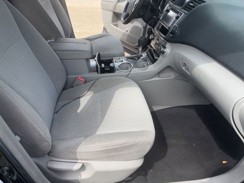 Used 2013 Toyota Highlander Plus image 9