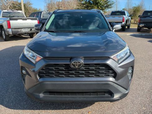 Used 2019 Toyota RAV4 XLE AWD/4WD image 9