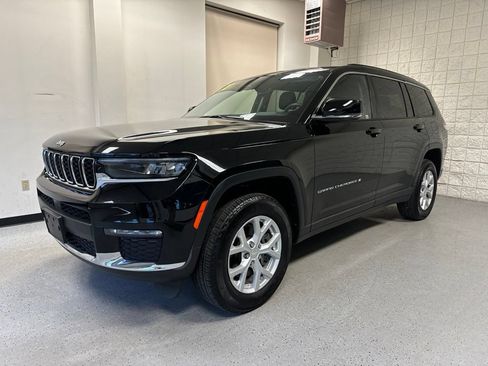 Used 2023 Jeep Grand Cherokee L Limited AWD/4WD image 2