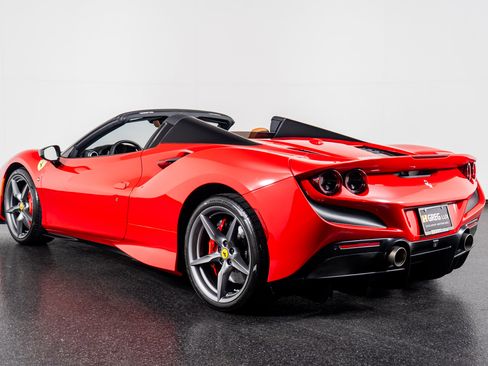 Used 2022 Ferrari F8 Tributo image 14