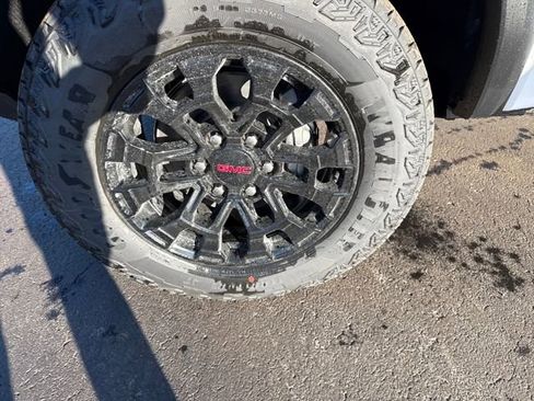 New 2026 GMC Canyon Elevation w/ Convenience Package image 19