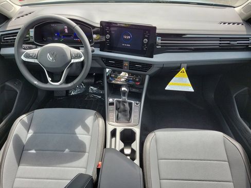 New 2026 Volkswagen Jetta SE image 9