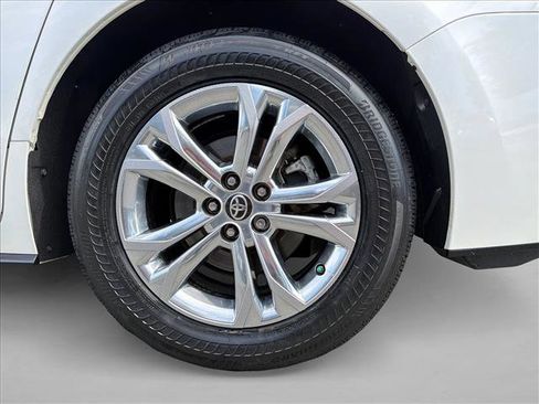 Used 2021 Toyota Sienna Platinum AWD/4WD image 9