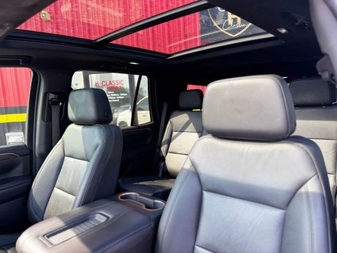 Used 2022 Chevrolet Tahoe Z71 w/ Luxury Package AWD/4WD image 8