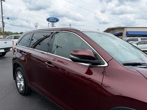 Used 2017 Toyota Highlander Limited AWD/4WD image 9