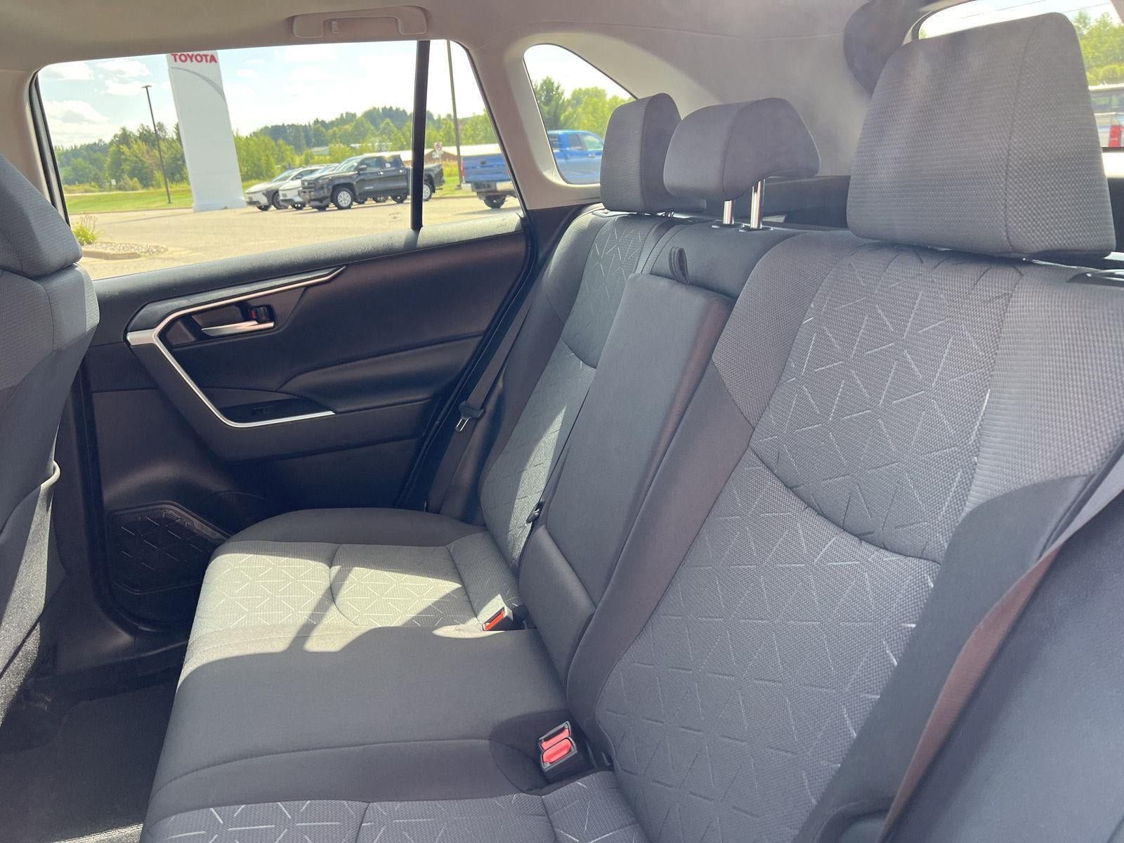 Used 2025 Toyota RAV4 XLE w/ Convenience Package AWD/4WD image 17