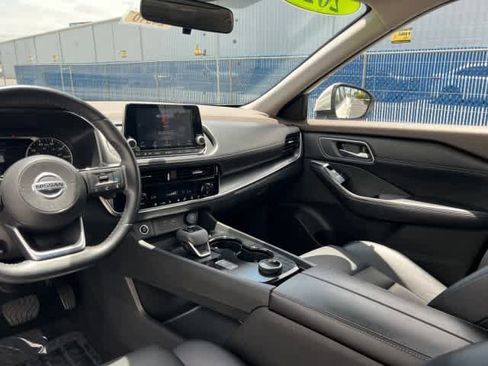 Used 2021 Nissan Rogue SV w/ Premium Package AWD/4WD image 18