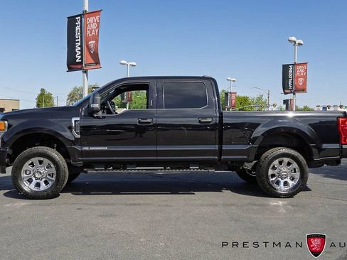 Used 2022 Ford F250 XLT w/ Black Appearance Package AWD/4WD image 15