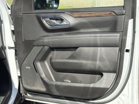 Used 2023 Chevrolet Suburban Premier image 35