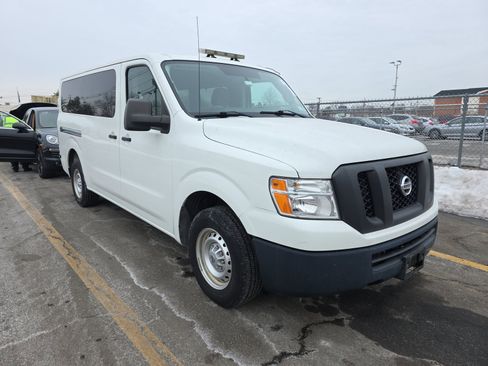 Used 2017 Nissan NV 3500 S w/ Power Package image 4