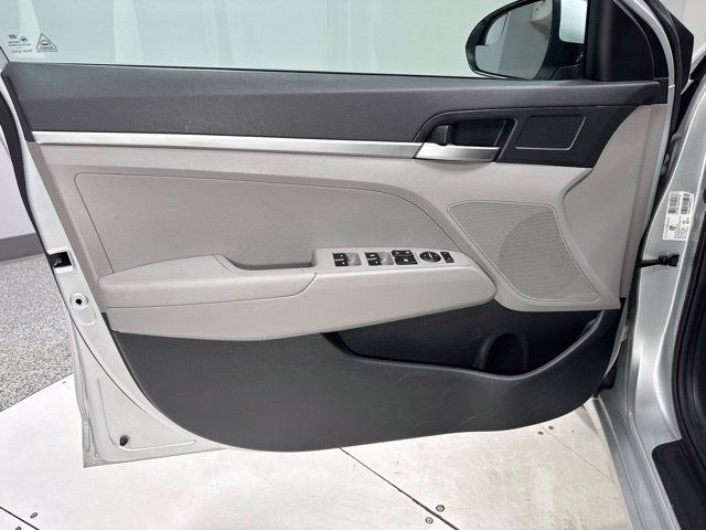 Used 2019 Hyundai Elantra SE FWD image 8