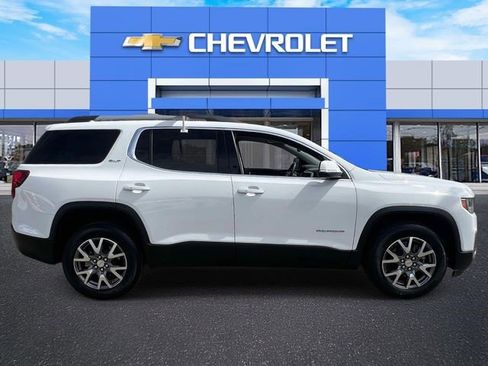 Certified 2023 GMC Acadia SLT w/ Preferred Package AWD/4WD image 4