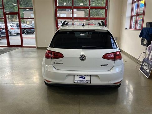 Used 2016 Volkswagen e-Golf SE w/ DC Fast Charging Package image 6
