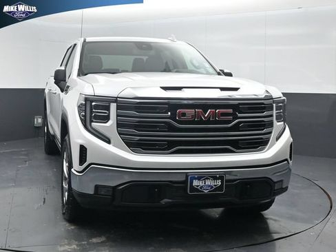 Used 2025 GMC Sierra 1500 SLT w/ SLT Premium Package AWD/4WD image 2