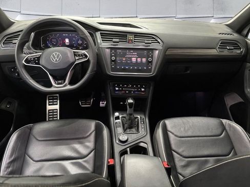 Used 2022 Volkswagen Tiguan SEL R-Line image 17