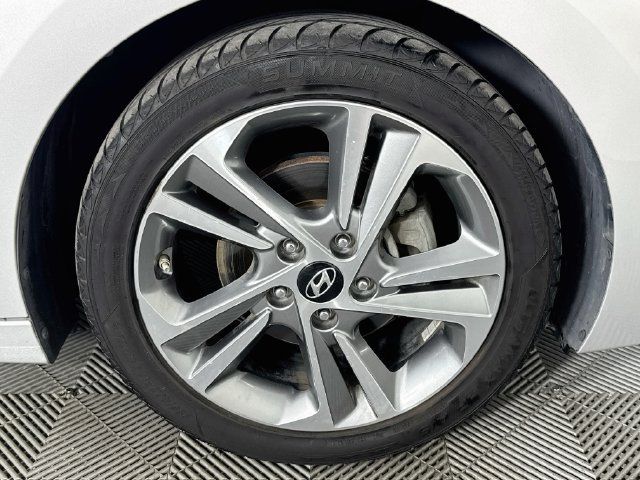 Used 2017 Hyundai Elantra Limited w/ Limited Tech Package 04 FWD image 29