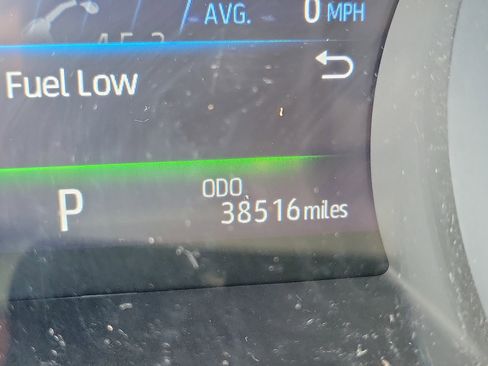 Used 2020 Toyota Camry XLE image 31