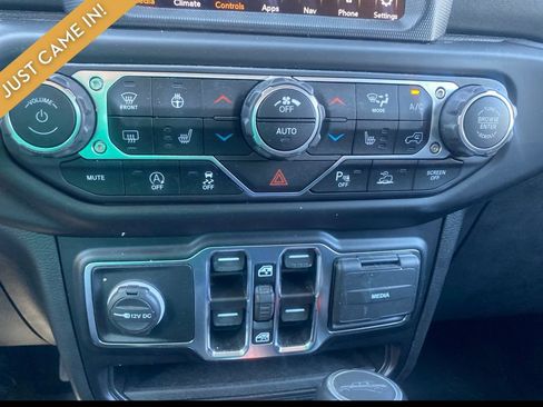 Used 2021 Jeep Gladiator Overland w/ Popular Equipment Package AWD/4WD image 8