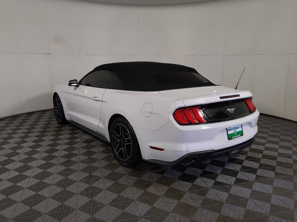 Used 2021 Ford Mustang Premium RWD image 3