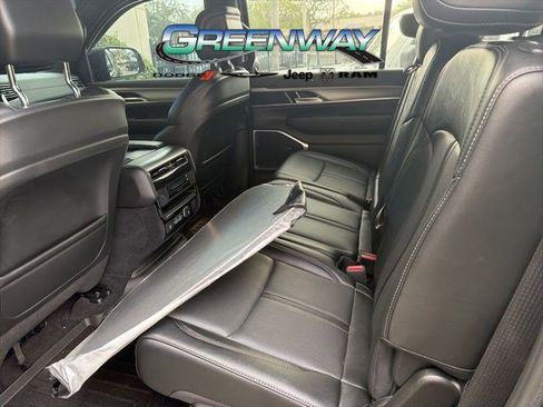 Used 2024 Jeep Wagoneer Series II AWD/4WD image 7