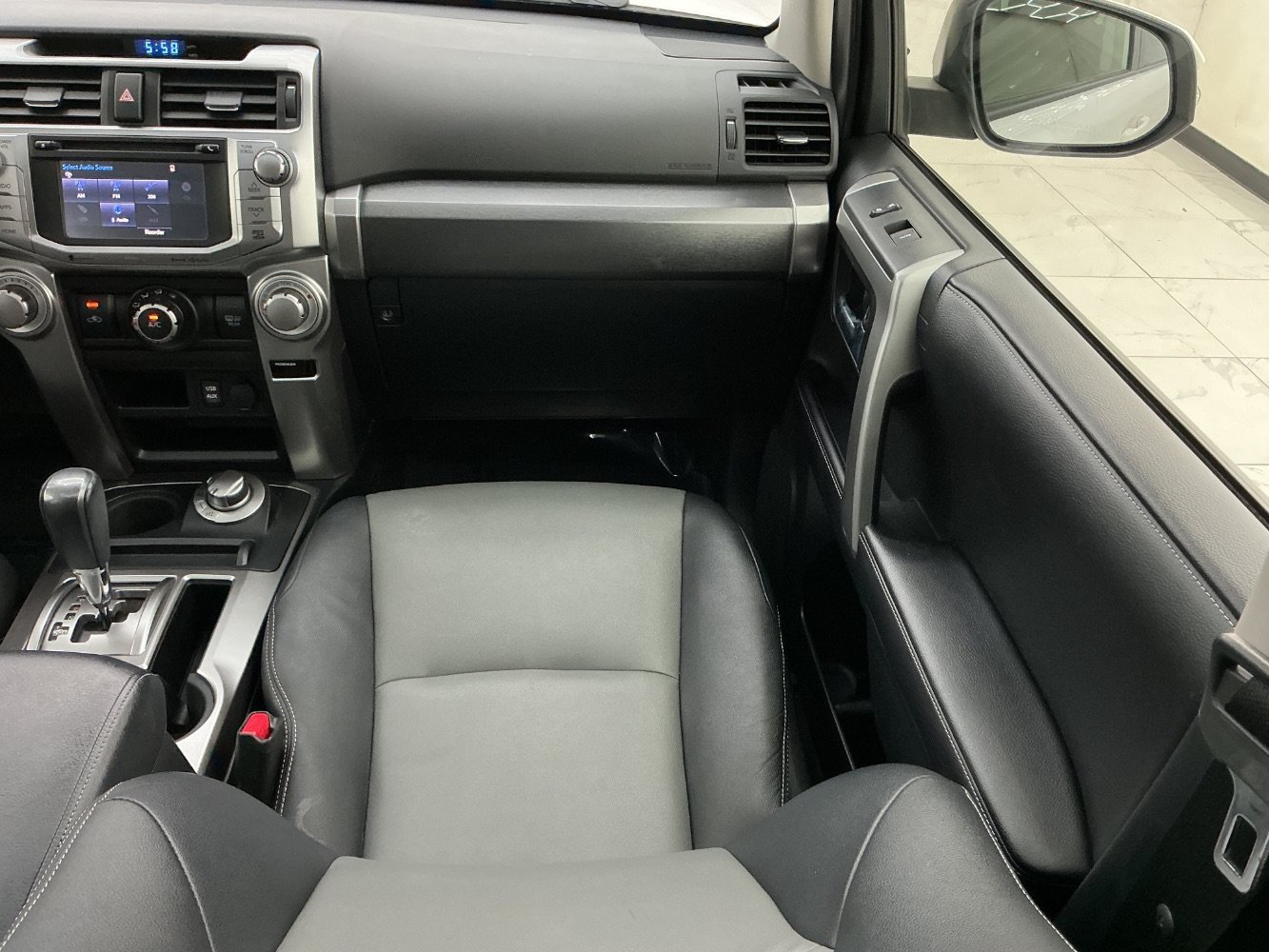 Used 2016 Toyota 4Runner SR5 Premium AWD/4WD image 29