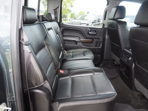 Used 2017 GMC Sierra 2500 Denali w/ Duramax Plus Package AWD/4WD image 19