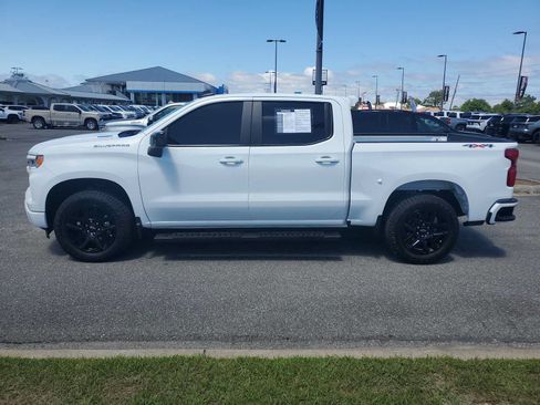 Used 2025 Chevrolet Silverado 1500 RST AWD/4WD image 2