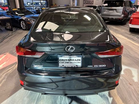 Used 2017 Lexus IS 300 F Sport w/ F Sport Package image 34