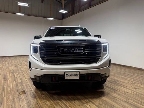 Used 2023 GMC Sierra 1500 AT4 w/ AT4 Preferred Package AWD/4WD image 2