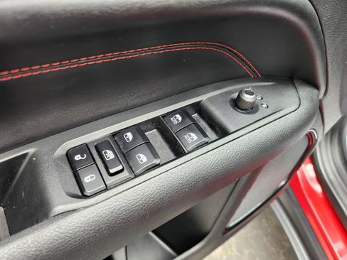 Used 2023 Jeep Compass Trailhawk w/ Trailhawk Convenience Group AWD/4WD image 25