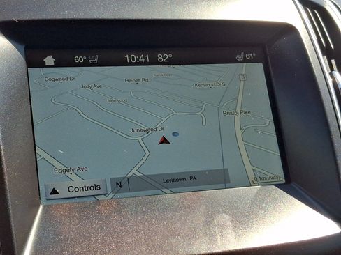 Used 2018 Ford Edge Titanium w/ Equipment Group 301A AWD/4WD image 17