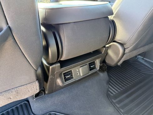 Used 2022 Chevrolet Silverado 1500 LT image 32