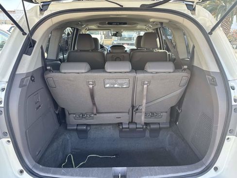 Used 2016 Honda Odyssey Touring Elite image 7