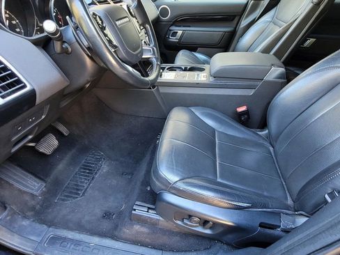 Used 2020 Land Rover Discovery SE image 6